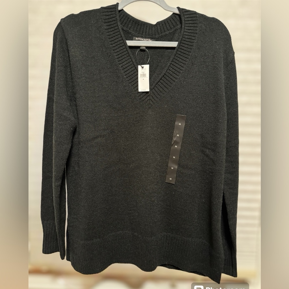 Banana Republic Essential V Neck Sweater Black